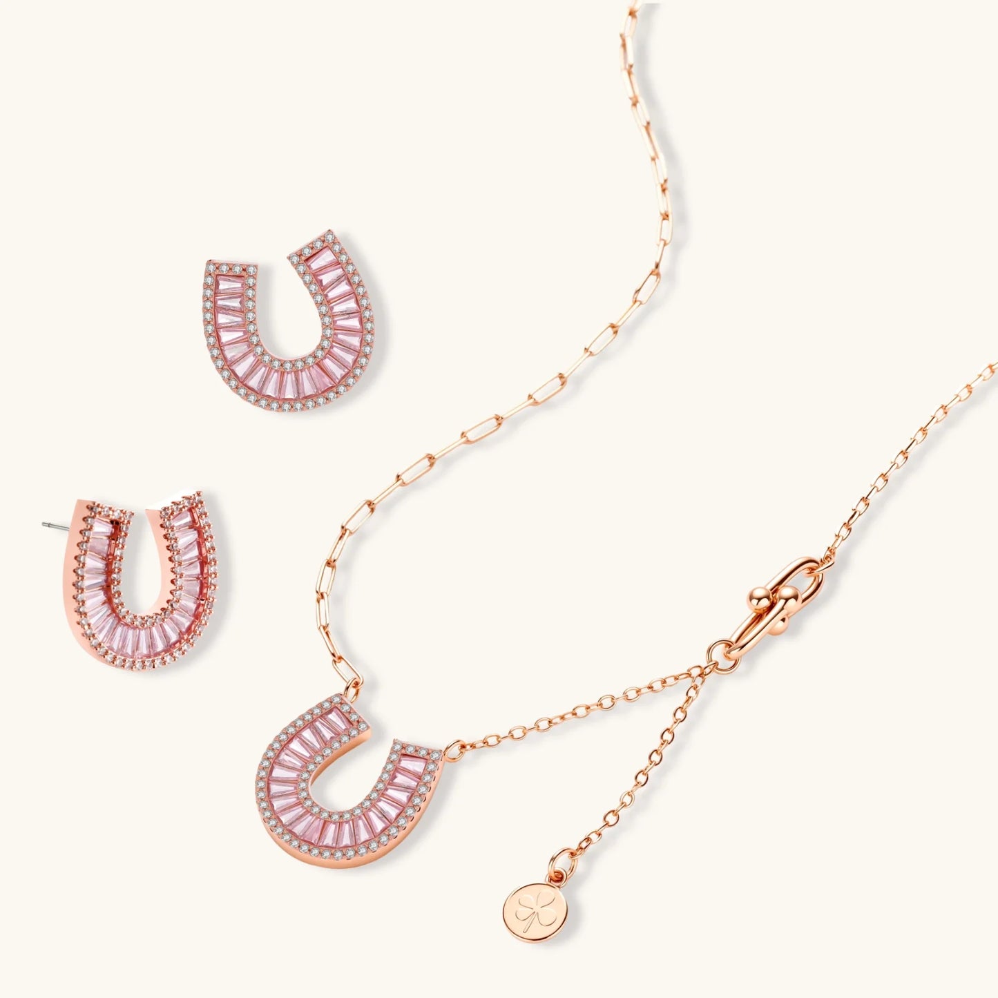 Lucky Hestesko  CZ smykkesett med AAA Cubic Zirconia – 14K Gullbelagt