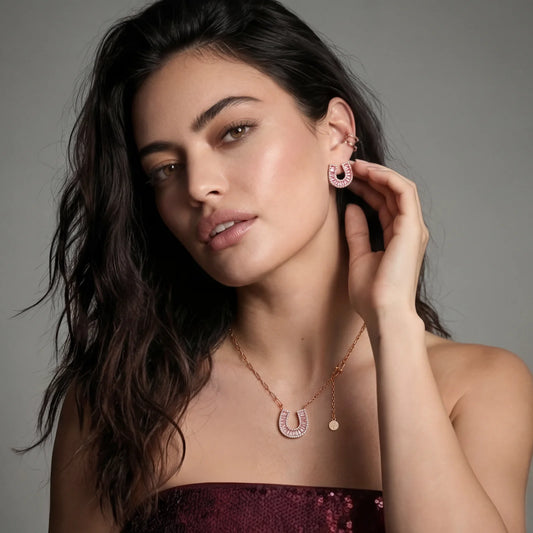 Lucky Hestesko  CZ smykkesett med AAA Cubic Zirconia – 14K Gullbelagt