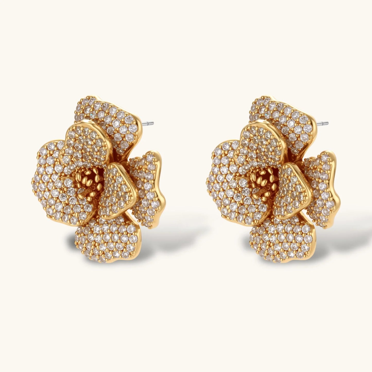 Blooming Elegance smykkesett i 14 K gullbelagt miljøvennlig messing og Cubic Zirkonia